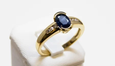 Bague avec saphir