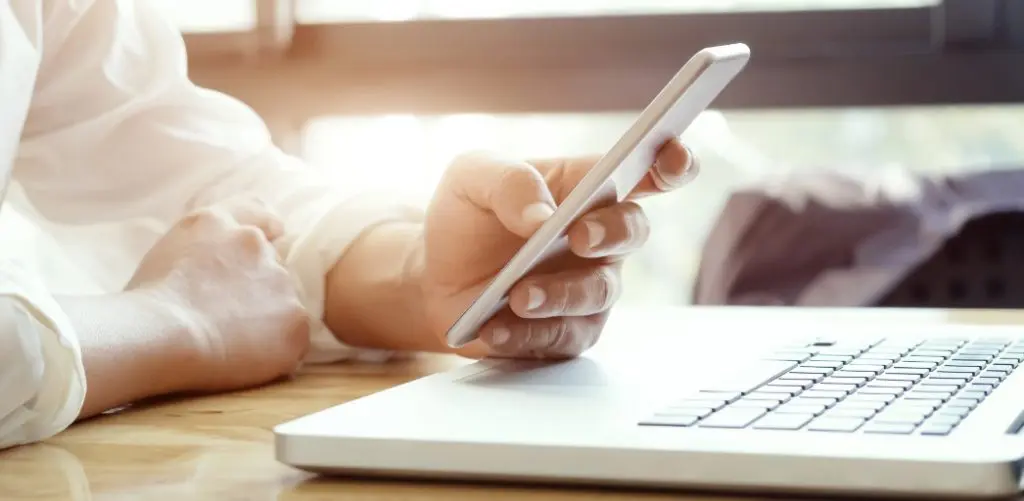 Smartphone et ordinateur
