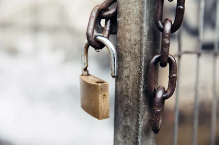 Cadenas à clé ouvert