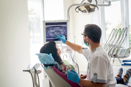 Un patient chez le dentiste