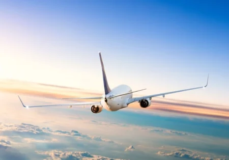 Avion dans le ciel