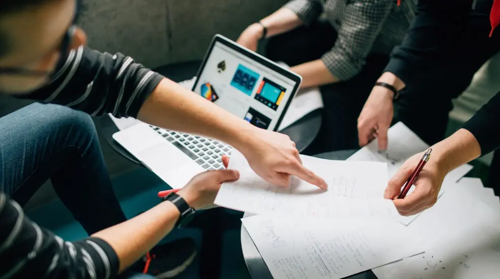Personnes et documents