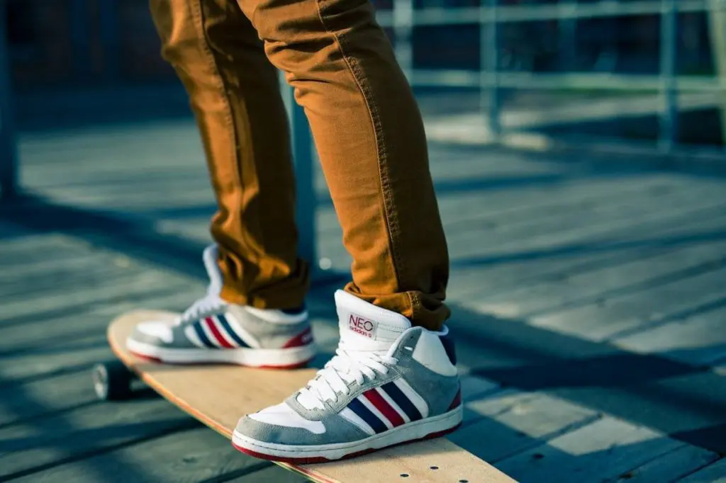 Basket et skateboard