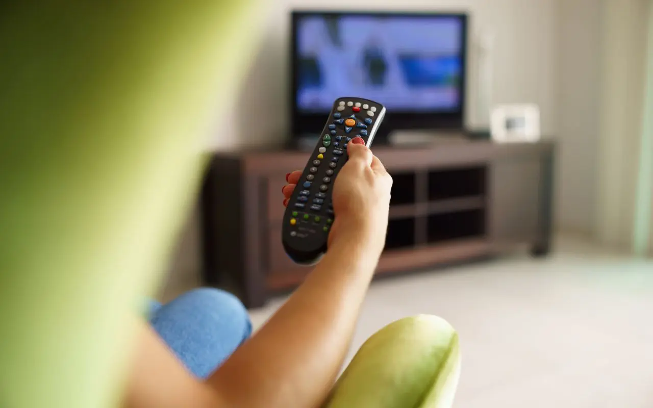 zapper devant la tv