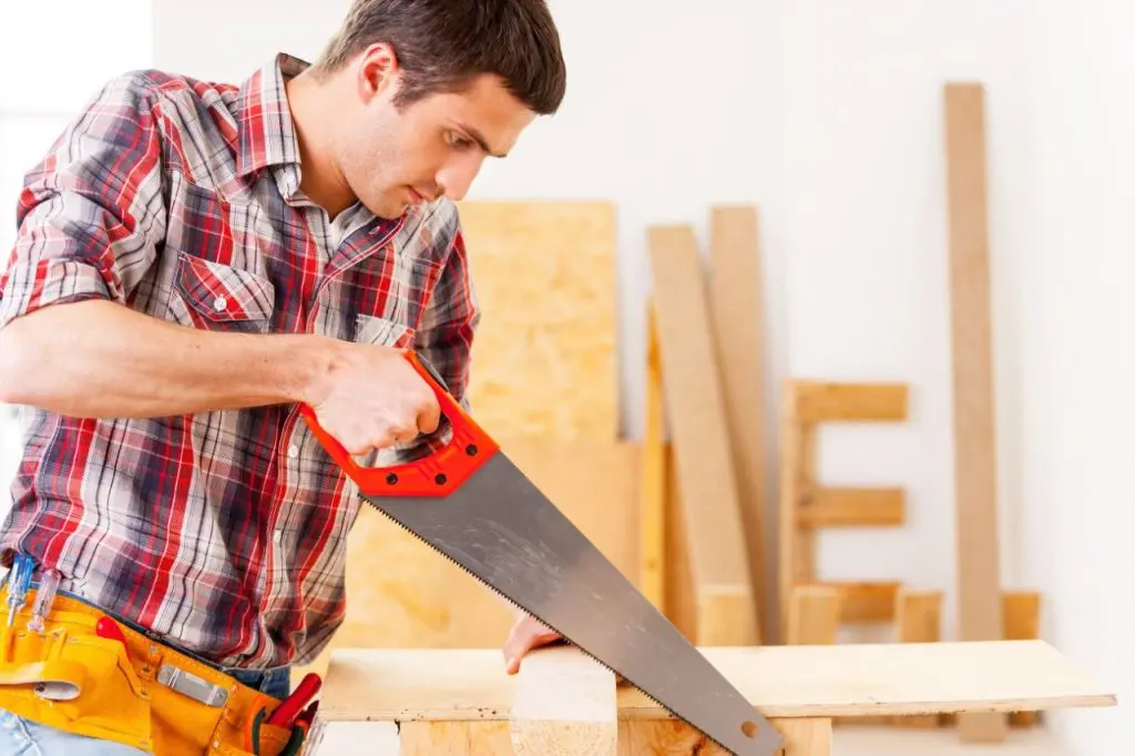 Homme bricoleur