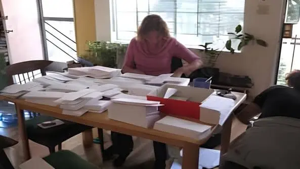 Travail de mise sous pli à domicile