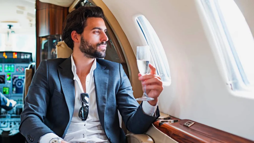 Voici comment une réforme fiscale sur les super-héritages pourrait rapporter 30 milliards à la France Fiscalité : taxer les super-héritages rapporterait 30 milliards d'euros