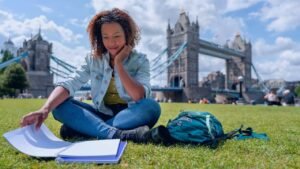 Études à l'étranger en école de commerce : ce que vous devez savoir avant de partir