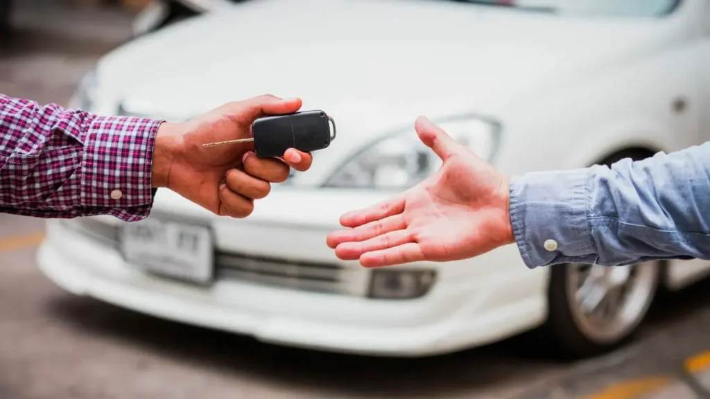 Vendre sa voiture seul ou accompagné : ce que coûte vraiment une vente entre particuliers
